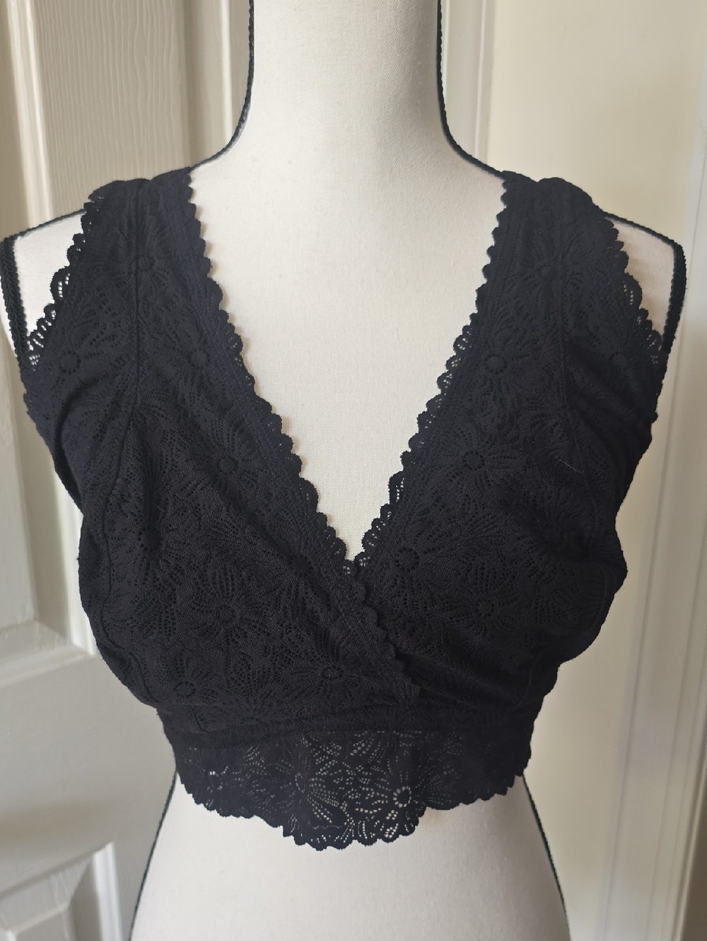 AERIE BRAND WONEN'S BLACK LACE BRALETTE SIZE XXL
